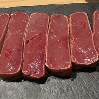 焼肉みゆき苑 - 店員さんが焼いて、きれいにカットしてくれました‼️