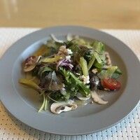 オールデイダイニング ハーモニー - マッシュルームと彩り野菜のサラダ