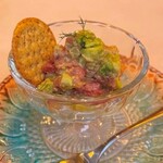 ゴーゴー キッチン - 勝浦生マグロとアボカドのタルタル