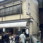 亀清 - すぐに人が集まる