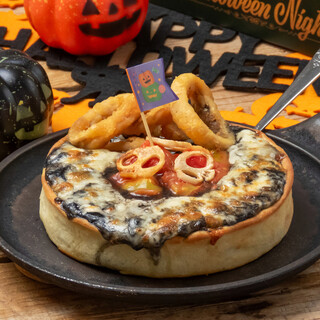 Halloween Black Chicago Pizza! JPY 1980 (tax included)