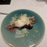 カステロ ヌォーボ - 2皿目
      つくば 鴨肉のカルパッチョ、ポルチーニ茸とパルミジャーノのサラダ