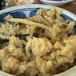 そば処 湧水 - 炊き込みご飯