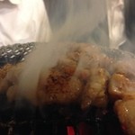 ホルモン青木 亀戸店 - 煙に巻かれるホルモン