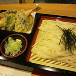 レストラン樹楽里 - 稲庭うどん　￥１０００
