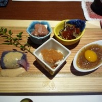 板前心 菊うら - 前菜盛り…鯛の塩辛とクリームチーズ、きのことイクラ、ナスと生ハム、白子おろし、白魚の沖漬け