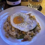 NEO SHOT BAR　深海の洞窟 - 中華風ベーコンピラフ