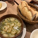 VIRGO - 海老のアヒージョ