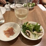 VIRGO - 白ワインもいただけます