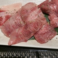 焼肉 喰心 - 焼肉ランチコース　3,800円　のカルビ