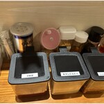 ラーメンショップ◯化  - 卓上調味料類1