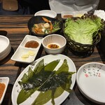 とん豚テジ 新宿 ゴジラロード店 - 