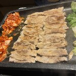 とん豚テジ 新宿 ゴジラロード店 - 