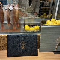 対馬のどぐろとイカ活き造り 博多 魚蔵 都ホテル店 - 