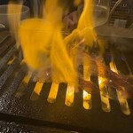 320943371 - とろけるロースが鉄板の上でとろけちゃう