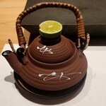 龍寿し - 黒舞茸の土瓶蒸し