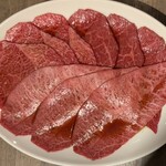 うしごろバンビーナ - コースメニューのミスジのすき焼き、希少部位２種タレ（トウガラシ、シンシン）