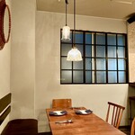 ベケット - 店内　テーブル席