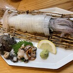 居酒屋 旬 - ヤリイカ活き造り　サザエ活き刺