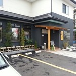 Torii - 駐車場は店頭に5台分