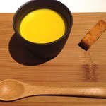 リストランテ サクラ - 2014.10 かぼちゃのスープ　トマトのビスケット添え