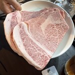 WAGYU YAKINIKU SHOGUN - 6,000円のコースになんとサービスのサーロインステーキ！（6名分）