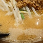 麺屋壱正 - このスープにある旨味の優しさ感は
豚骨ぽい出汁感が、ある様な気はするけどなあ？