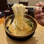 麺屋壱正 - 麺は硬めで注文しているので
軽くゴワッと感の残る食感だったけれど
時間経過で心地良い感じにはなってきた♪