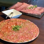 320953709 - 【肉刺し】日本一のサーロインのユッケ