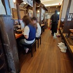 麺屋壱正 - 店内　入口から撮影