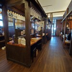 麺屋壱正 - 店内　奥から撮影