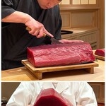 鮨 陸 - 今宵の鮪は、北海道は戸井からの約120kg
      結乃花より
      いつも直前に鮪を切り分けています