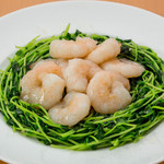 Stir-fried shrimp and pea sprouts