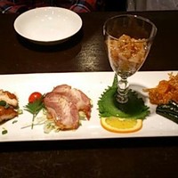 雅苑酒家 本店 - 前菜盛り合わせ