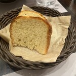 オステリア オリーヴァ ネーラ トウキョウ - 自家製パン