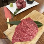 炭火焼肉 牛和鹿 - 