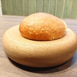 R.Marco - 自家製りんごの天然酵母のフォカッチャ