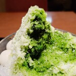 虎屋菓寮 - 山を半分崩して