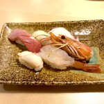 や台ずし - にぎり（ 中トロ、イカ、タコ、つぶ貝、赤海老）