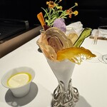 レフェルヴェソンス - 季節の野菜のクリスプと本枯節塩／豆腐サワークリーム