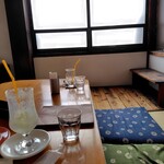 2階奥側の和室（四人席。2階で一番大きいテーブル席）