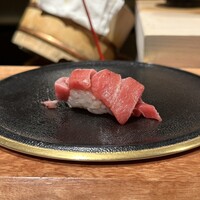 鮨 りかく - マグロの大トロにぎり