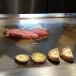 宮崎牛鉄板焼ステーキ 心斎橋みやちく みやざき館 - 