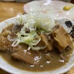 やきとん道場 三鶴 - 創業60年継ぎ足しのモツ煮。濃厚クリーミーで旨味の玉手箱。