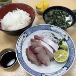 活魚料理 びんび家 - はまち刺身定食（2,000円）＋ご飯大盛り（100円）
