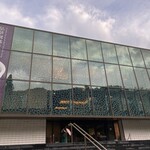 320997271 - 博物館に向かって左隣にあります