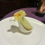 320997296 - 故宮の至宝-翠玉白菜　干しホタテのソースでいただきます