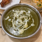 MAKHAMALI - ほうれん草チーズカレー
