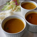 Geeta - ランチ・食べ放題３種のカレー