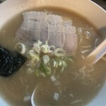 ラーメン・豚足 太吉 - 豚骨ラーメン830円･全粒粉麺変更+20円